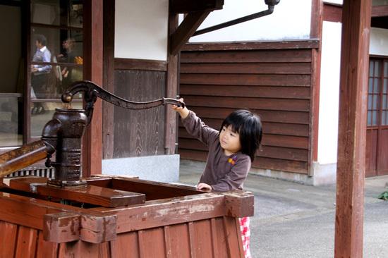 井戸水？のポンプ