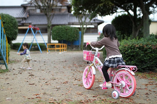 プリキュア自転車で公園へ